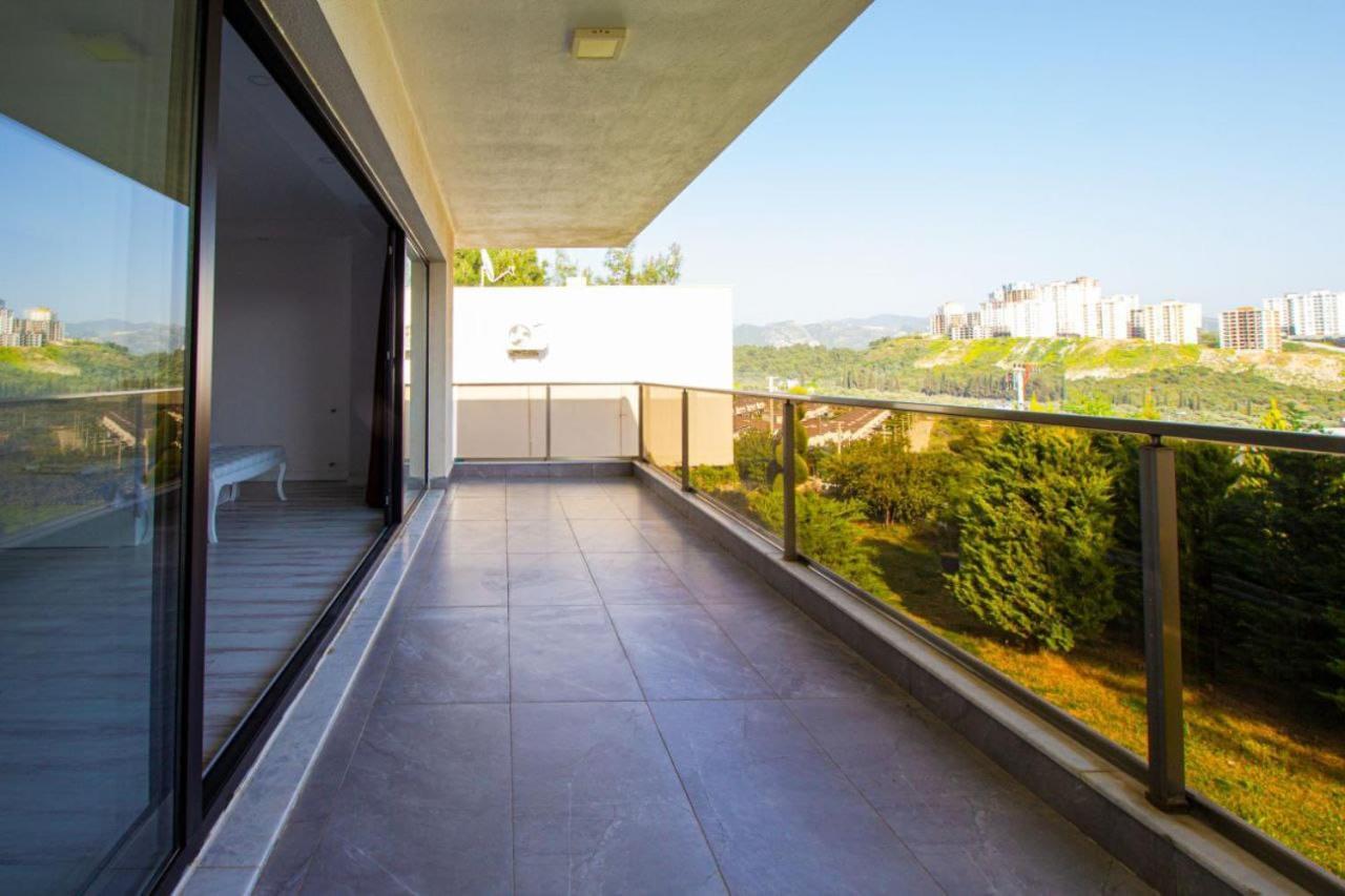Oezel Bahceli Villa *