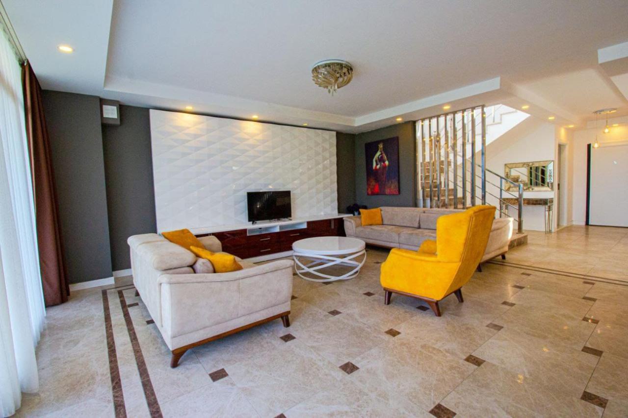 Oezel Bahceli Villa Kuşadası
